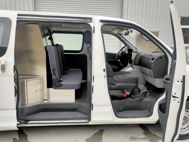 福田G5(柴油)殯儀車 - 白色