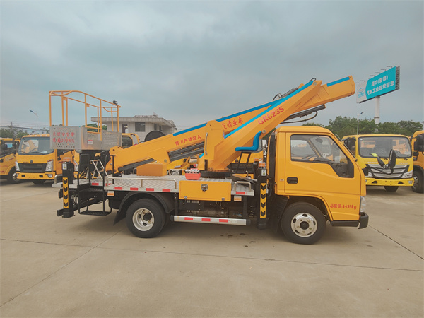 國六 江鈴23米高 空 作 業 車